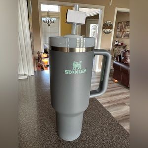 New Stanley 40oz Tumbler